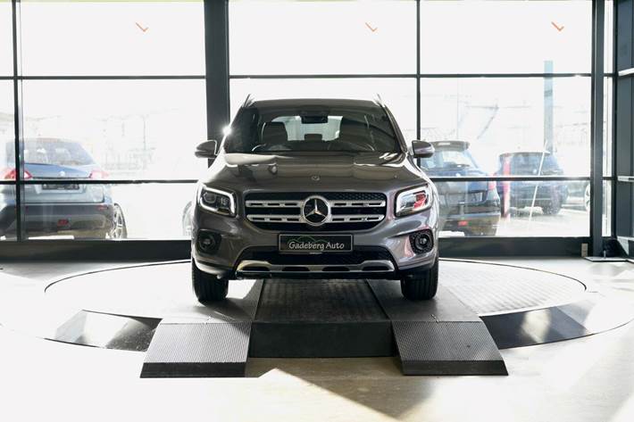 Grå Mercedes GLB200 d fra 2020