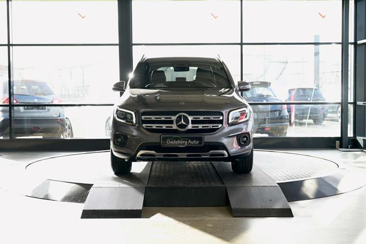 Grå Mercedes GLB200 d fra 2020