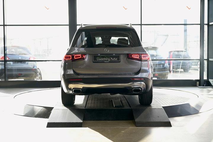 Grå Mercedes GLB200 d fra 2020