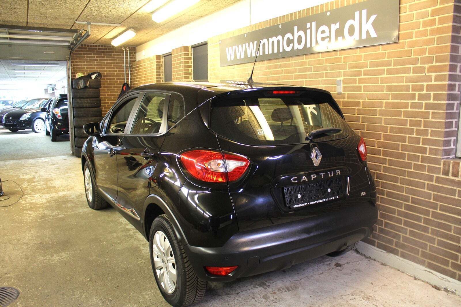 Sort Renault Captur fra 2016