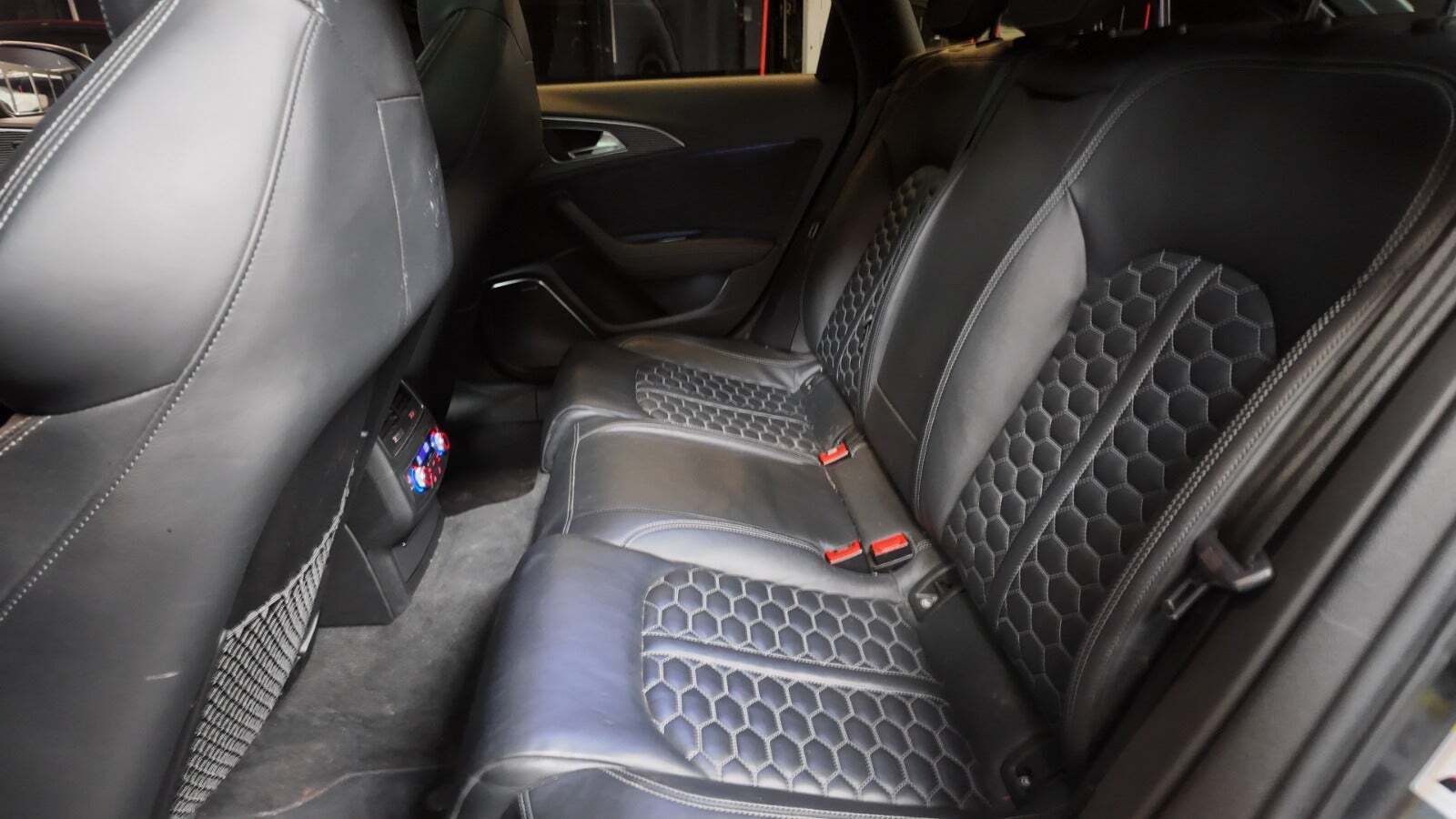 Sort Audi RS6 fra 2016