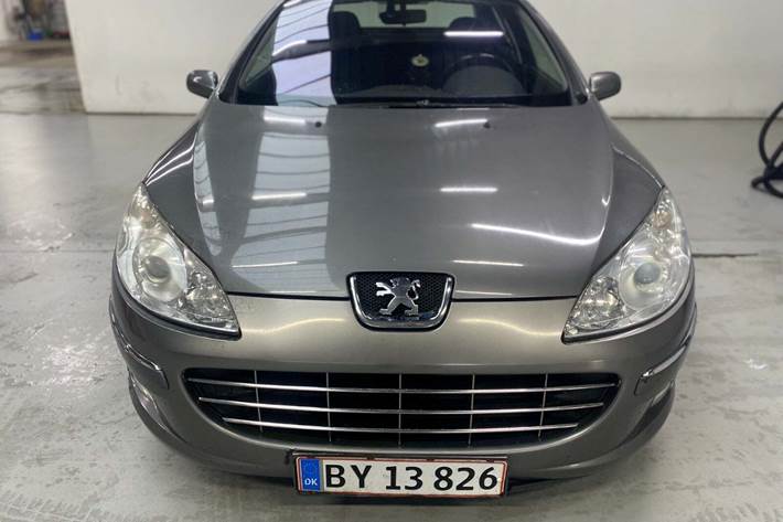 Beige Peugeot 407 fra 2009