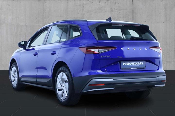 Blå Skoda Enyaq fra 2021