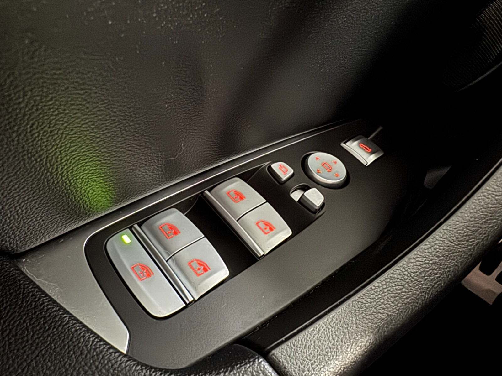 Grå BMW iX3 fra 2023