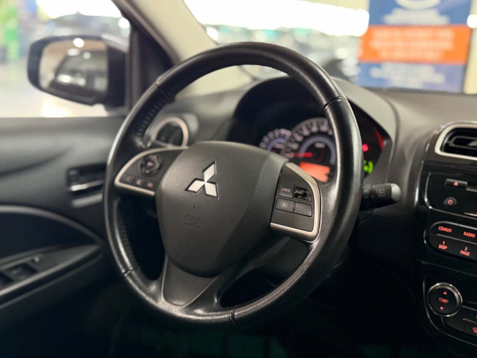 Sort Mitsubishi Space Star fra 2016