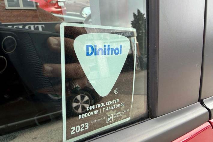 Rød Hyundai i10 fra 2017