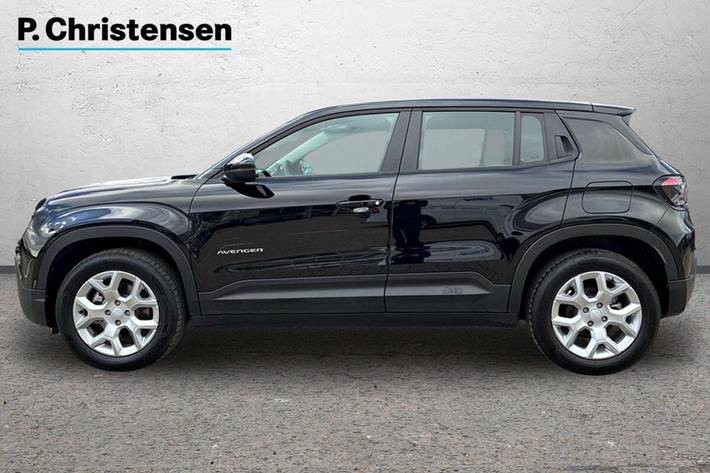 Sort Jeep Avenger fra 2023
