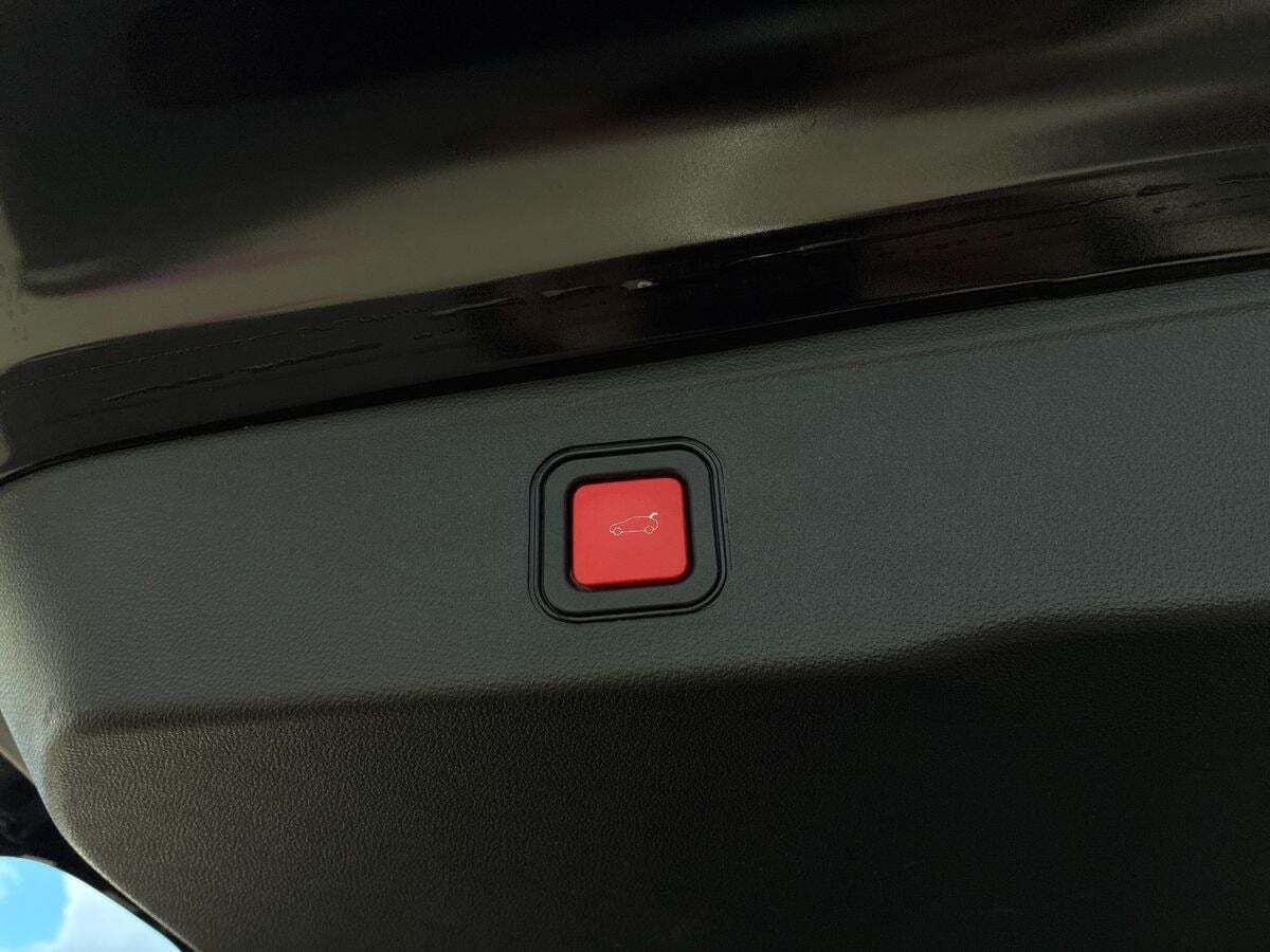 Sort Jeep Avenger fra 2023