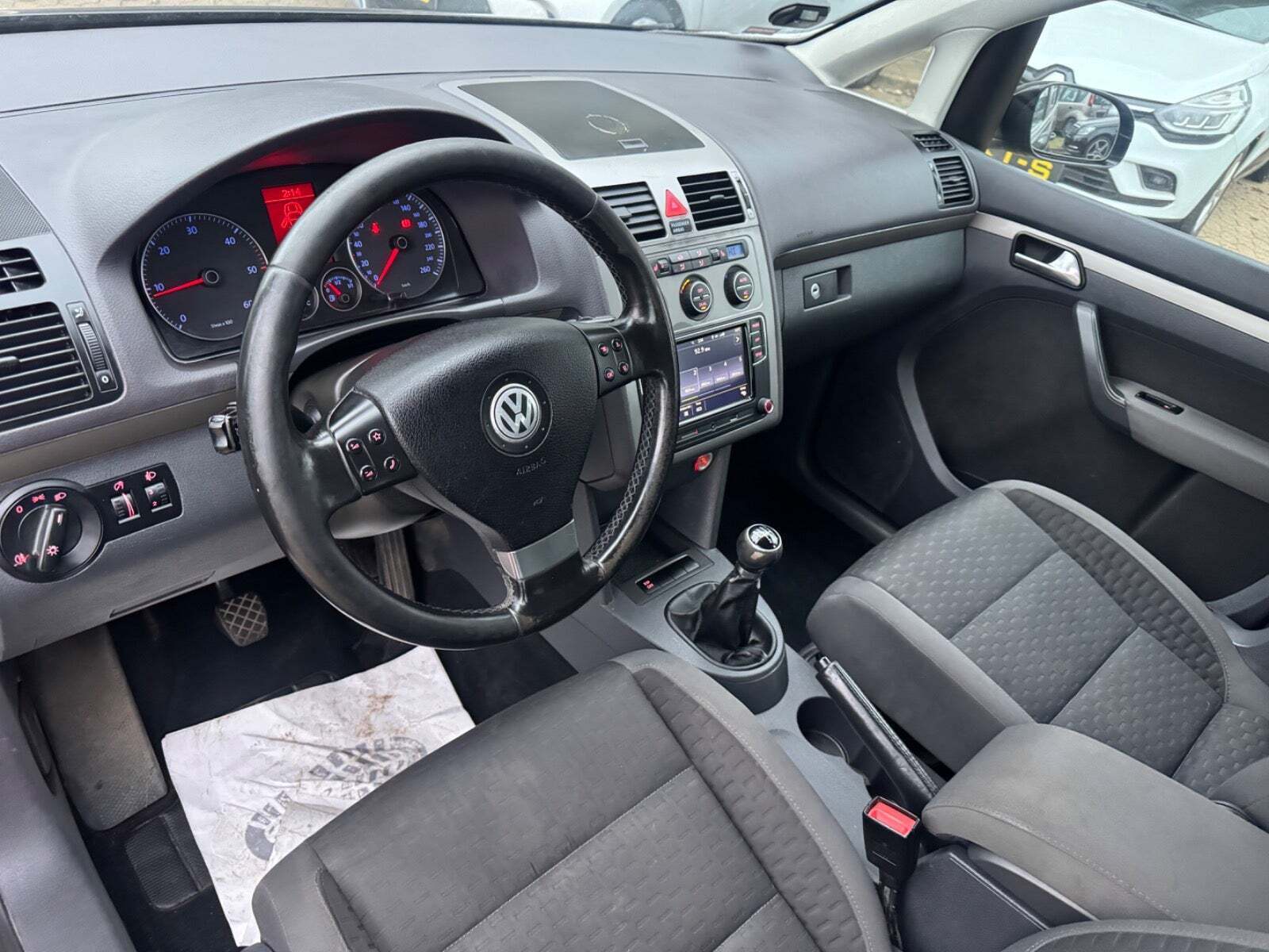 VW Touran 1,9 TDi 100 Trendline 7prs