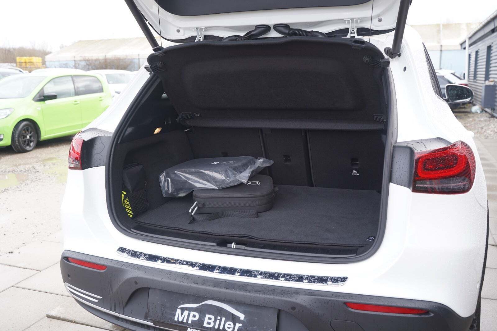 Hvid Mercedes EQA250 fra 2023