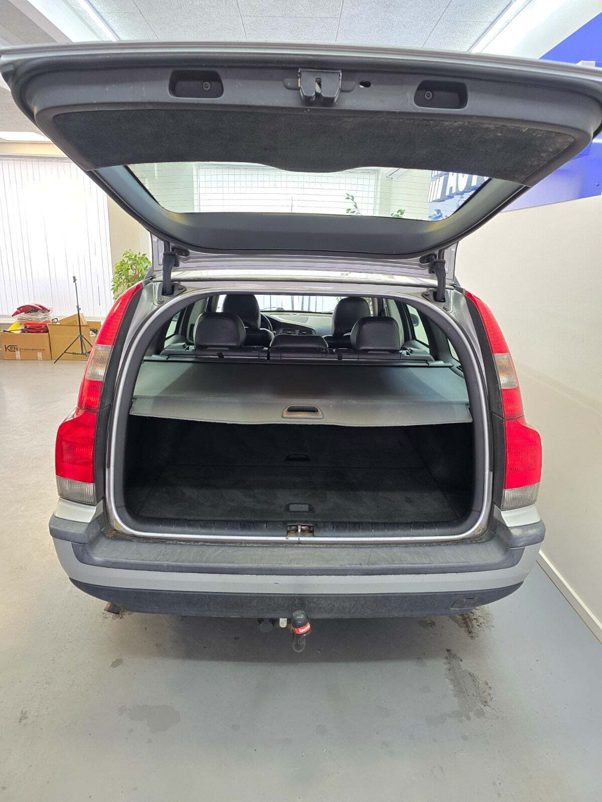 Sølv Volvo V70 fra 2001