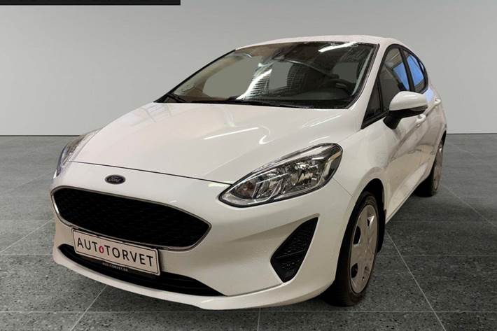 Hvid Ford Fiesta fra 2020 set udefra
