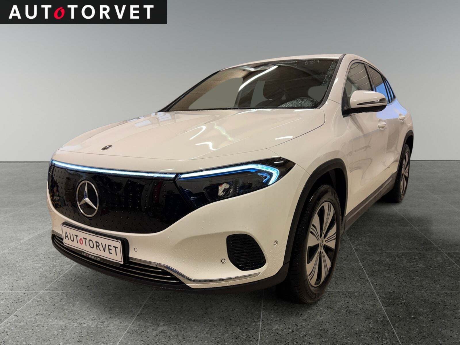 Mercedes EQA250+