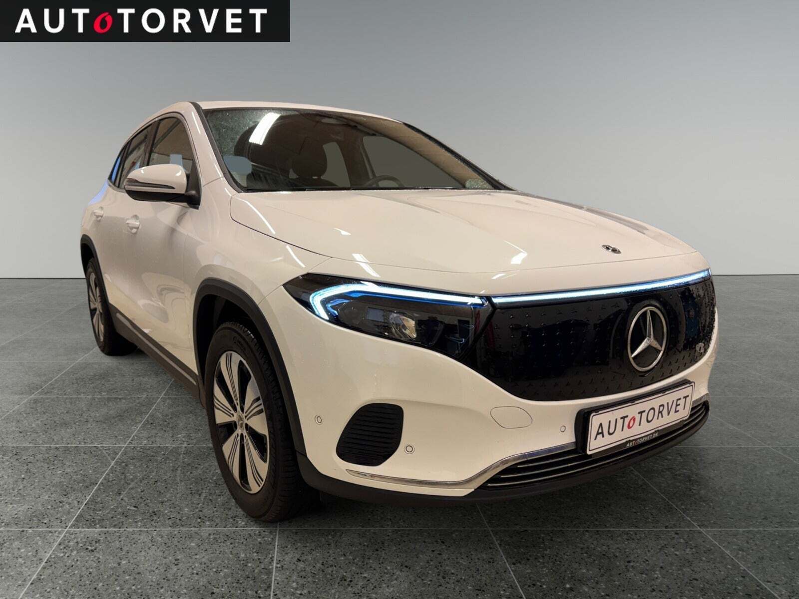 Mercedes EQA250+