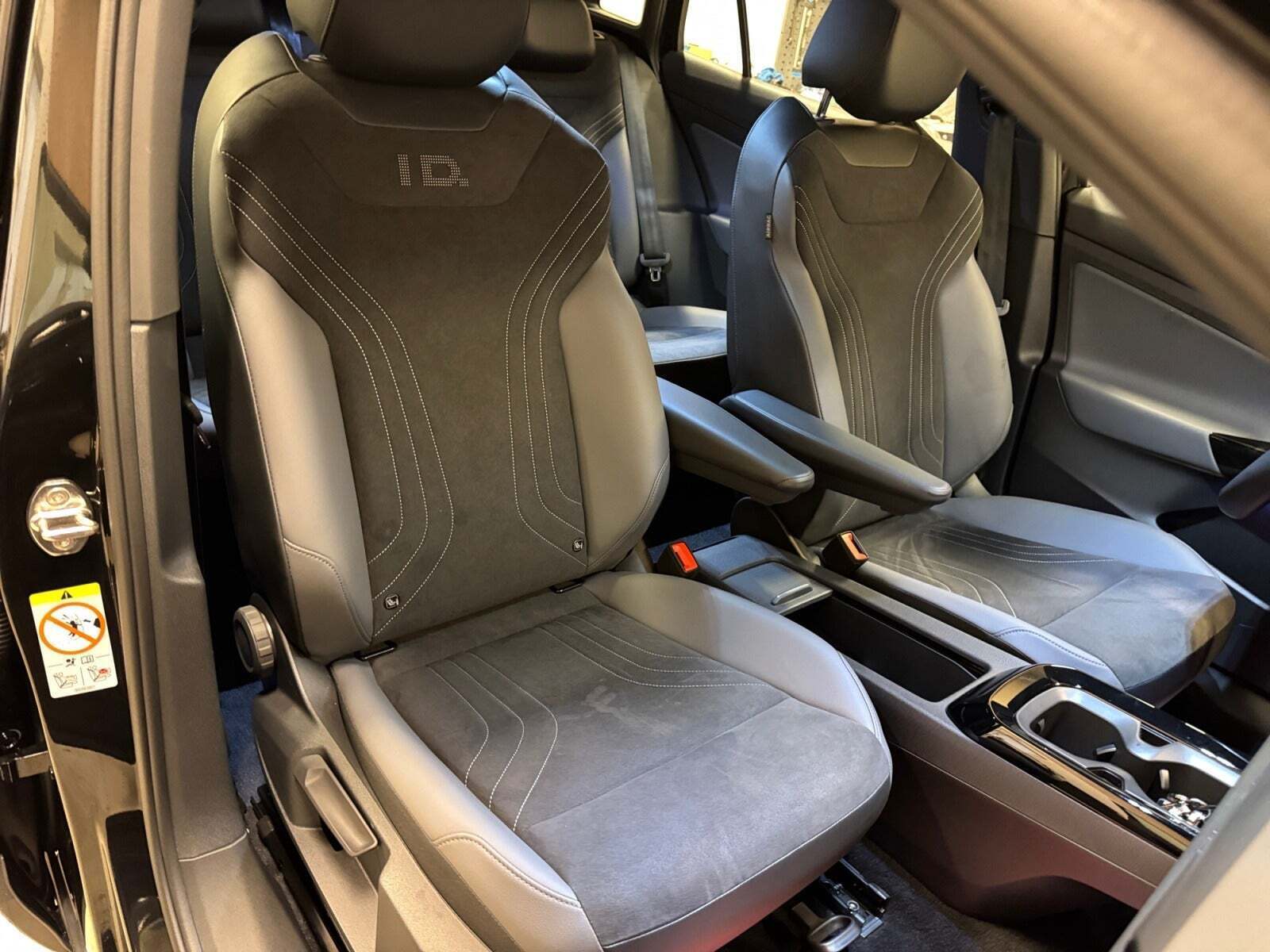 Grå VW ID.4 fra 2025