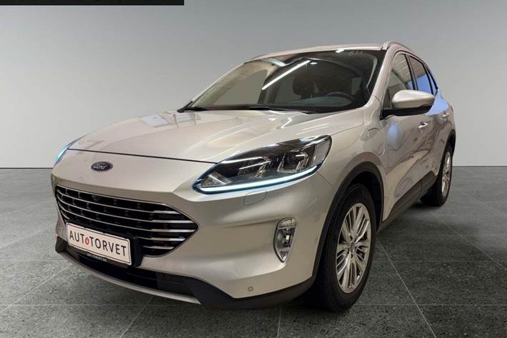 Sølv Ford Kuga fra 2020 set udefra