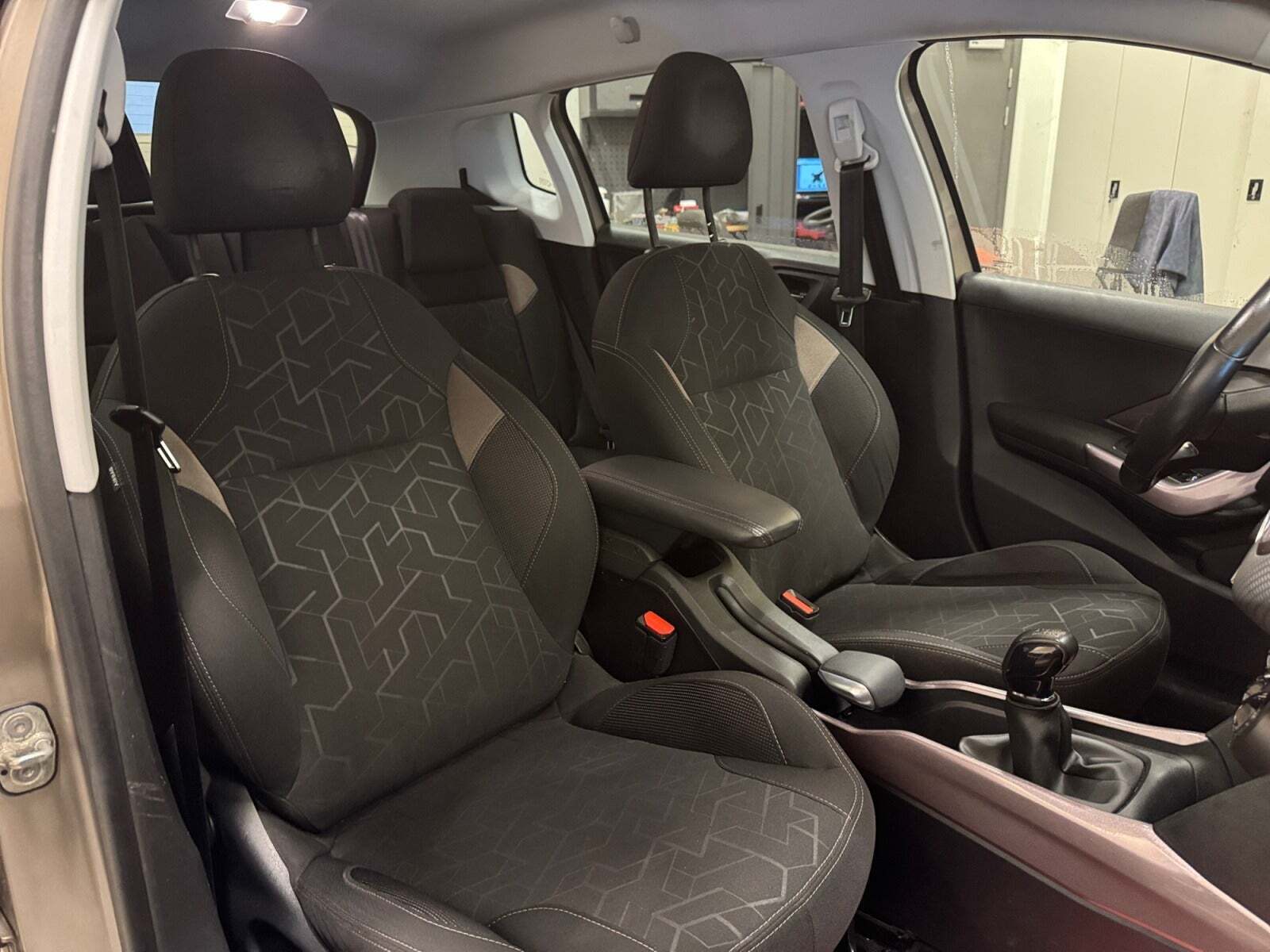 undefined Peugeot 2008 fra 2015