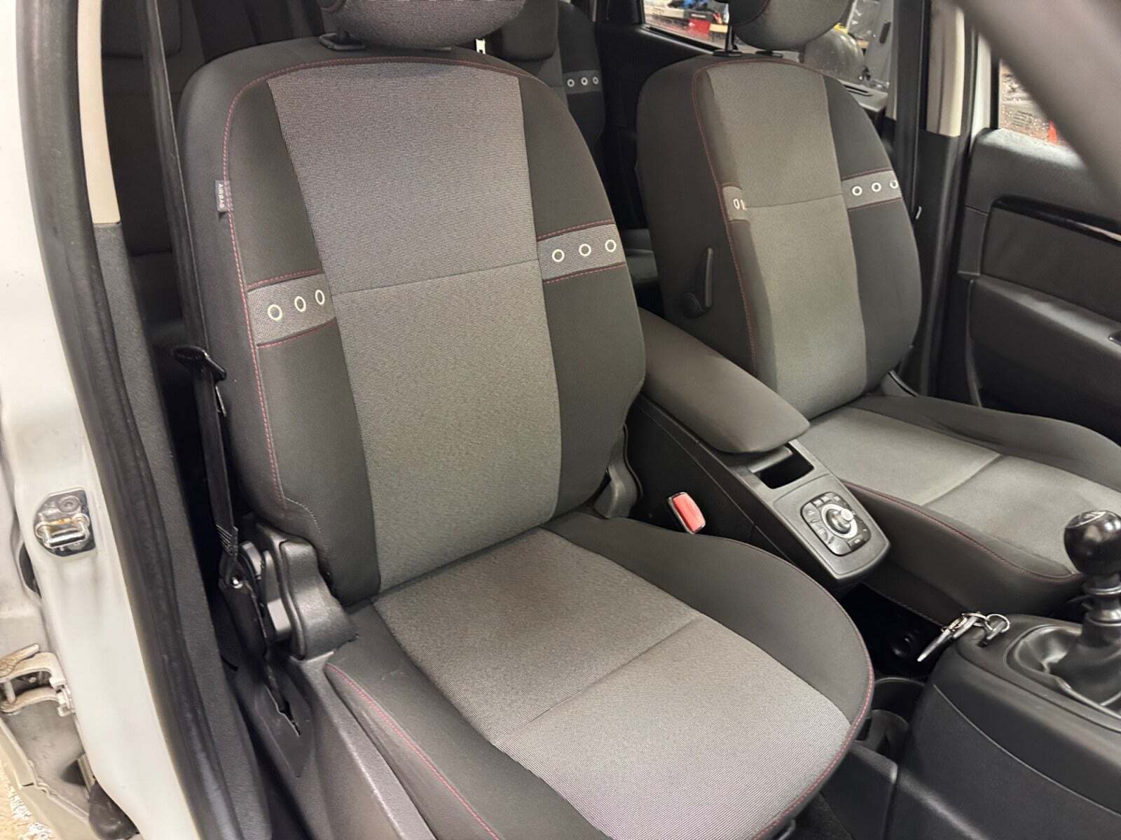 Hvid Renault Scenic III fra 2012