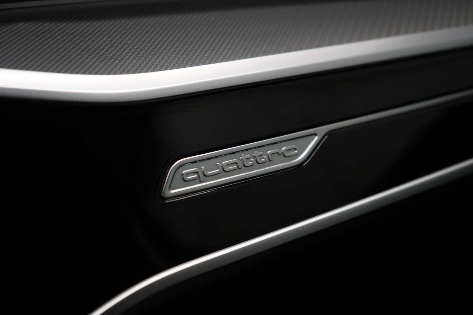 Blå Audi A6 fra 2023