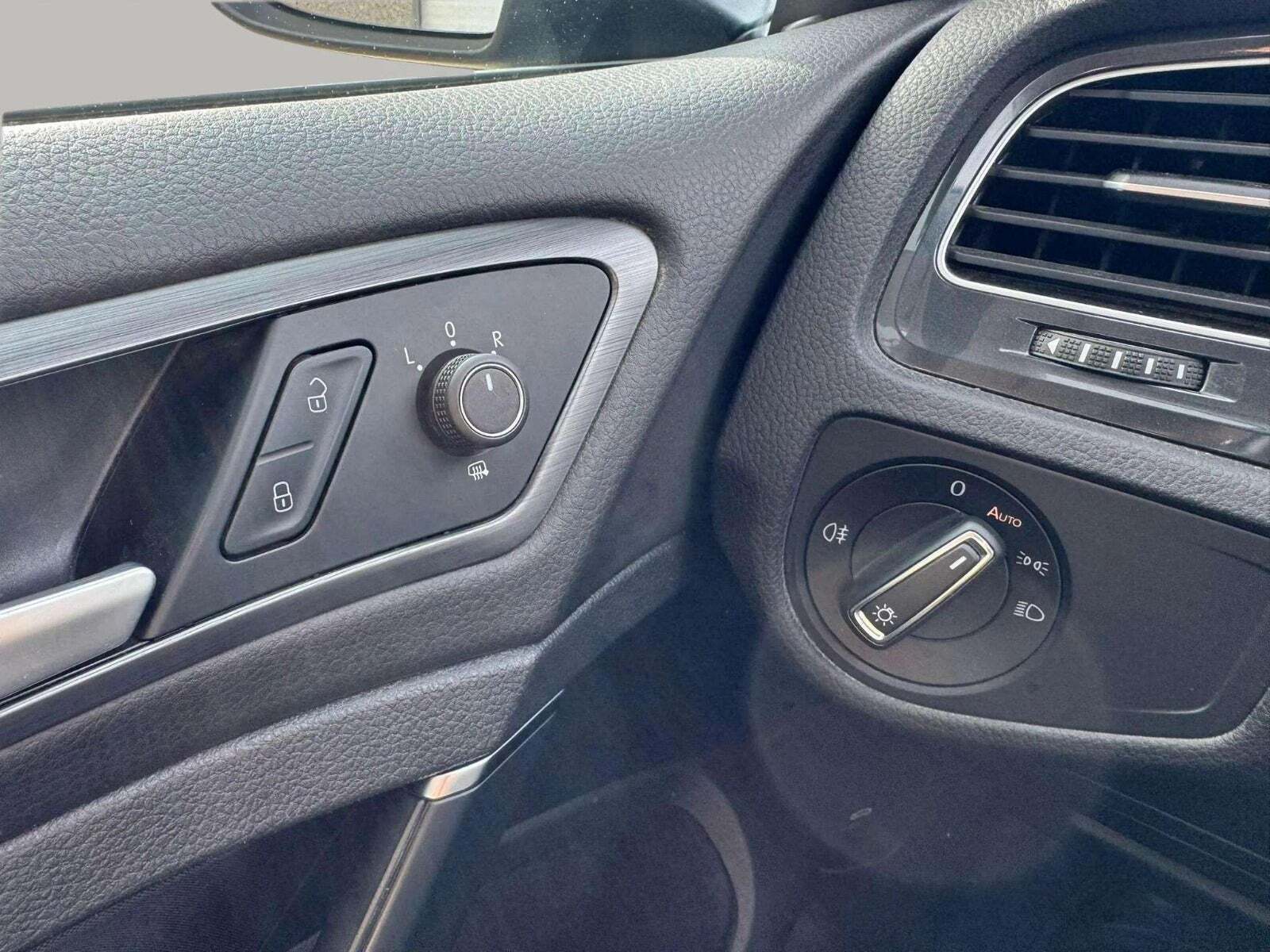 Blå VW e-Golf VII fra 2020