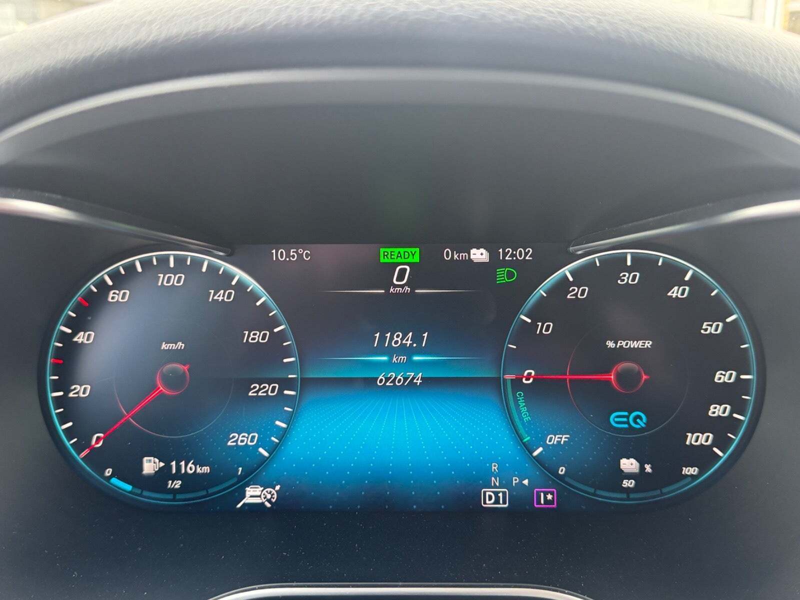 Grå Mercedes GLC300 de fra 2020