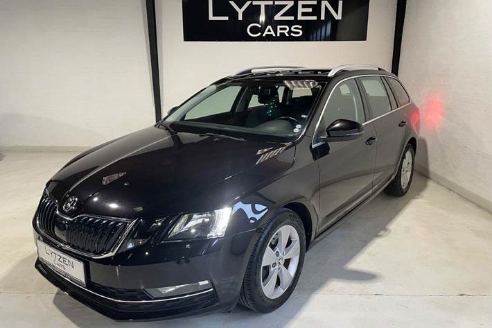 Sort Skoda Octavia fra 2018