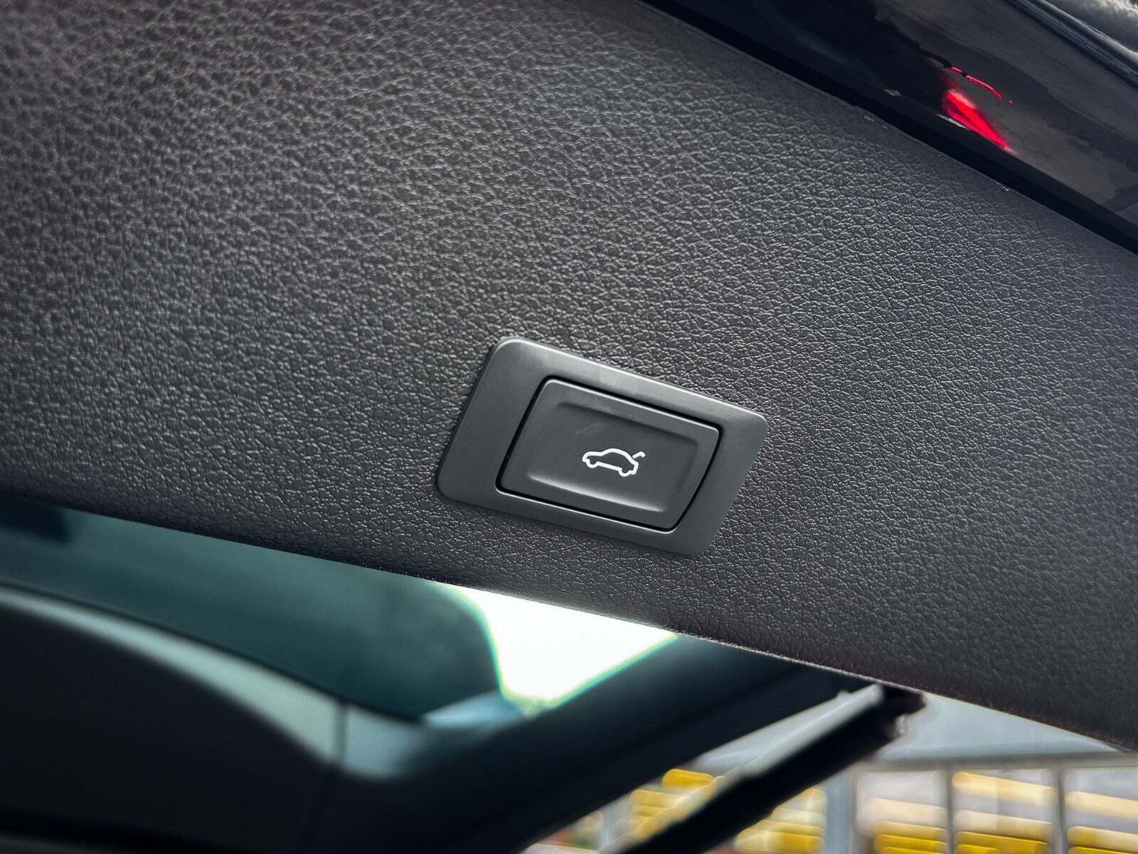 Sort Audi e-tron fra 2023