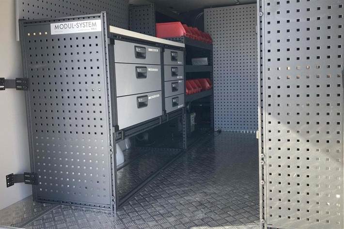 Hvid Mercedes Vito 114 fra 2024