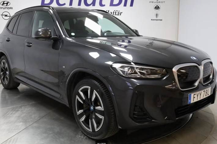 Grå BMW iX3 fra 2022