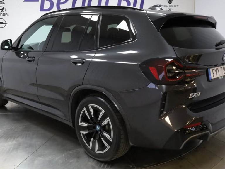 BMW iX3 Charged M-Sport