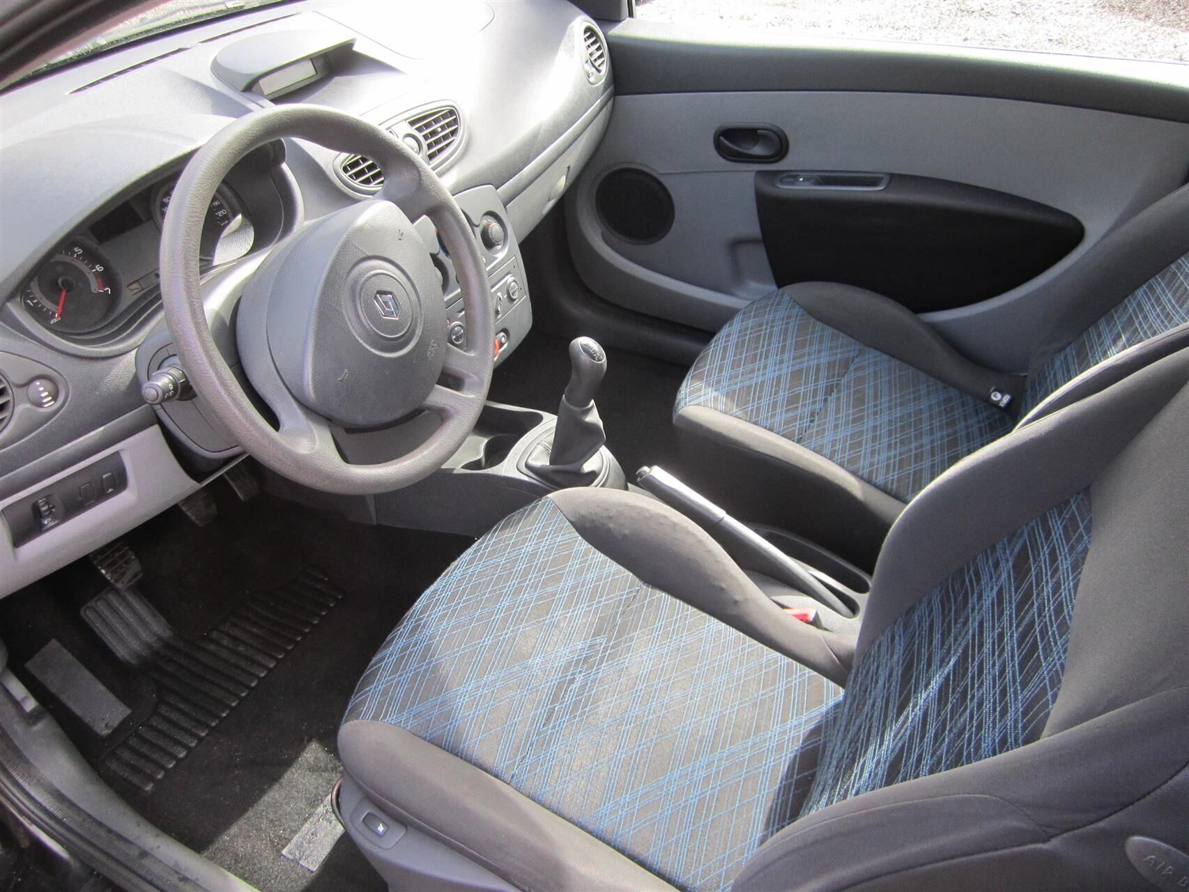 Renault Clio 1,2 16V Pack 75HK 3d