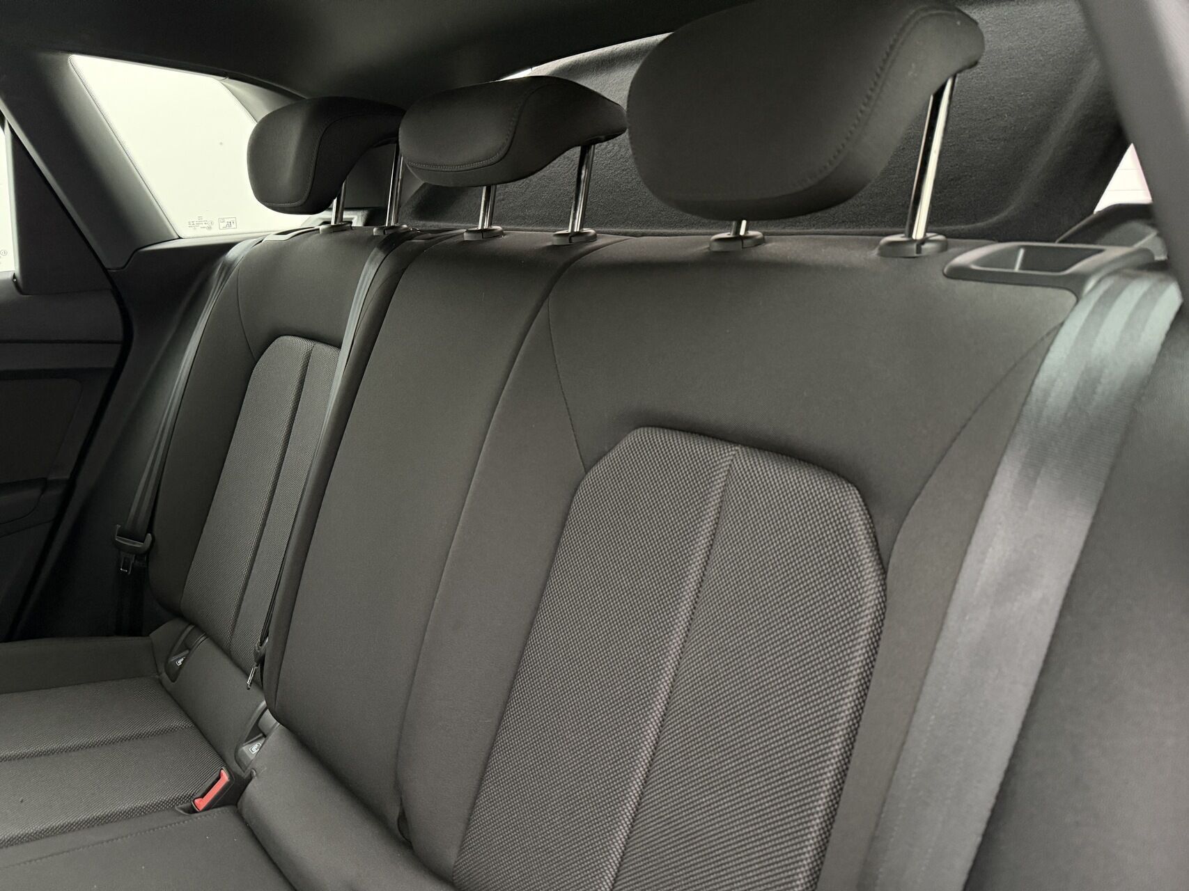 Grå Audi Q4 fra 2023