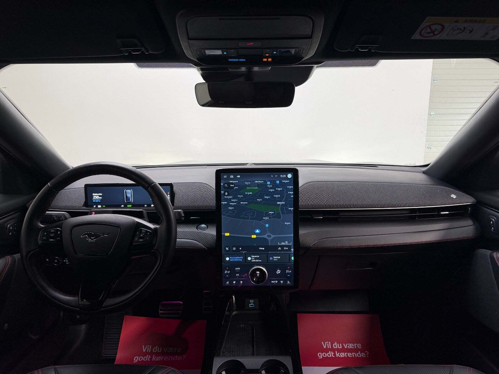 Sølv Ford Mustang Mach-E fra 2022