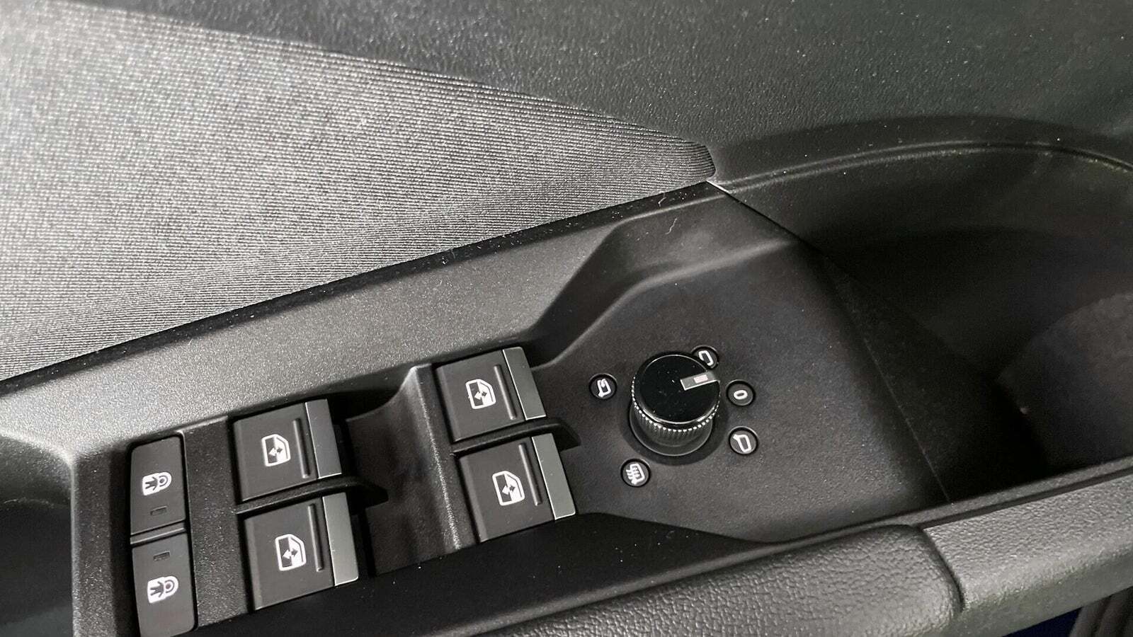 Blå Audi Q4 e-tron fra 2022