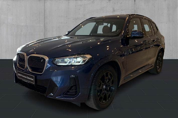 Blå BMW iX3 fra 2023