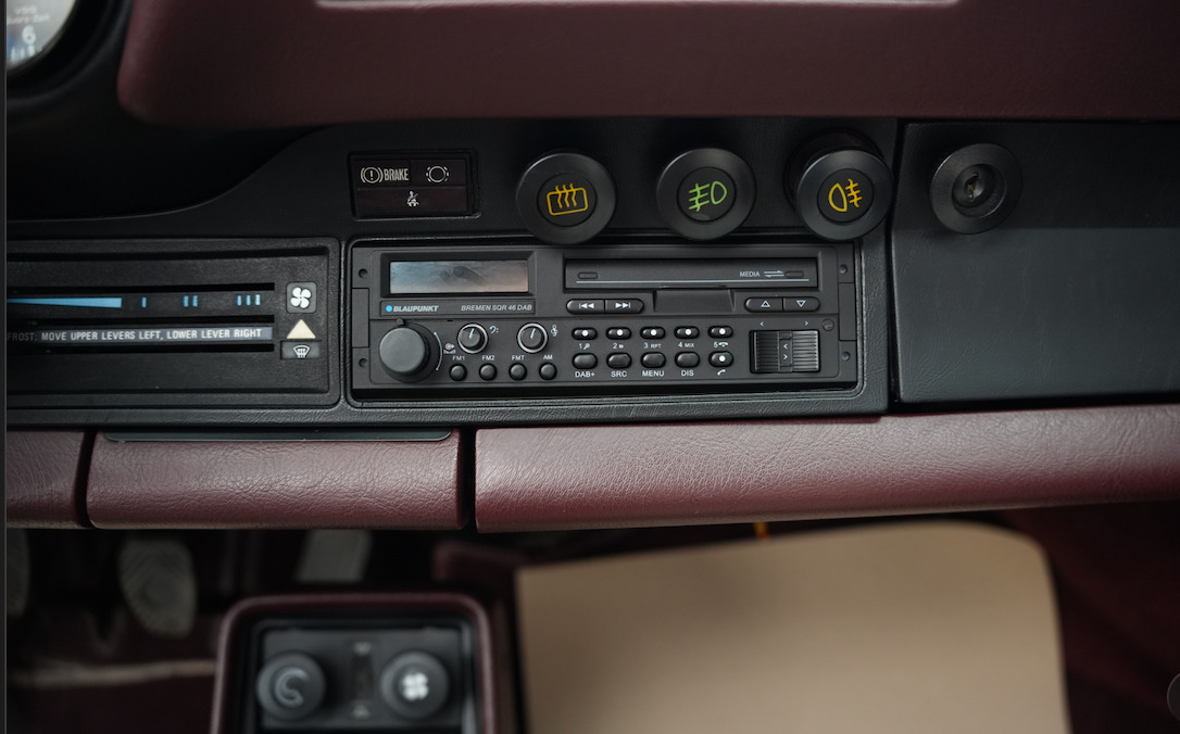 Bronze Porsche 911 fra 1984