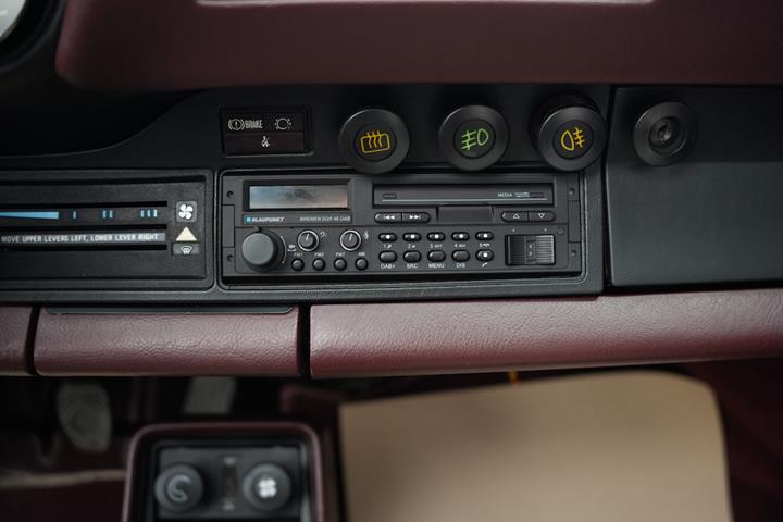 Bronze Porsche 911 fra 1984