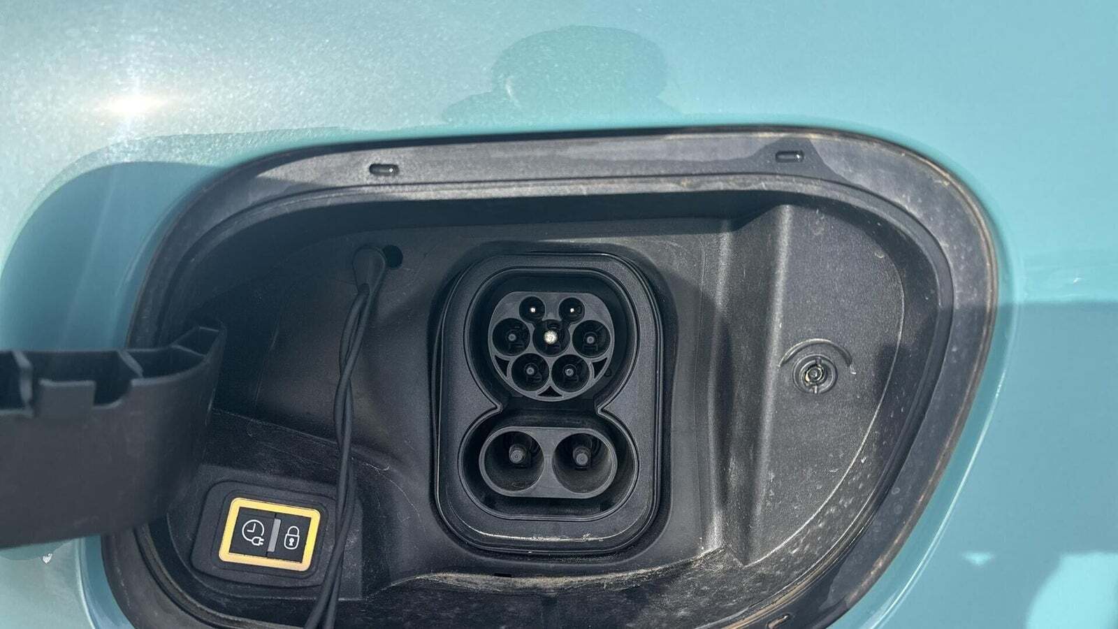 Blå Fiat 600e fra 2024