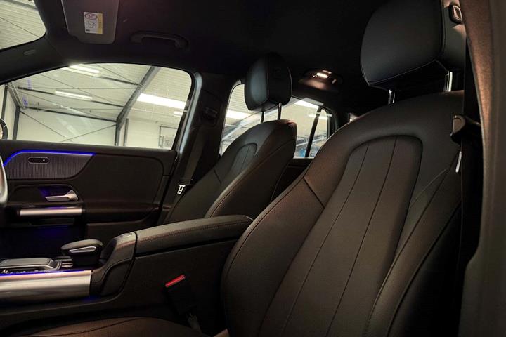 Sort Mercedes EQA250 fra 2023