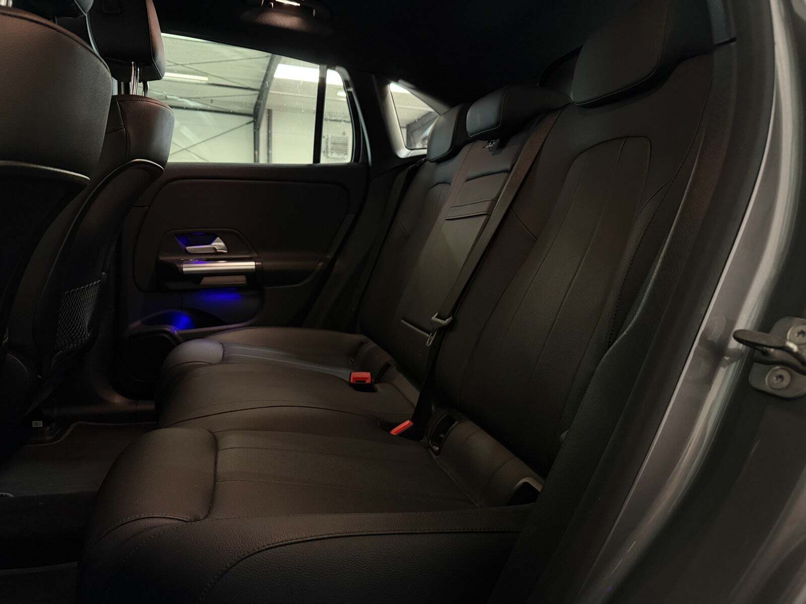 Sort Mercedes EQA250 fra 2023