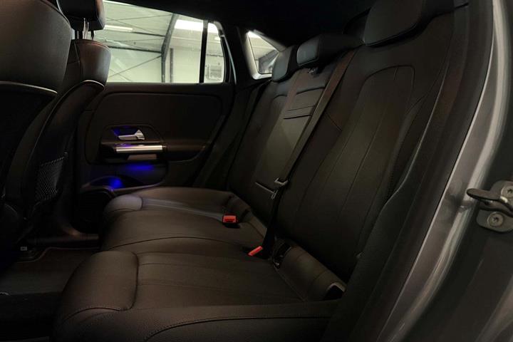 Sort Mercedes EQA250 fra 2023