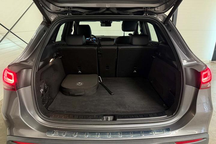 Sort Mercedes EQA250 fra 2023