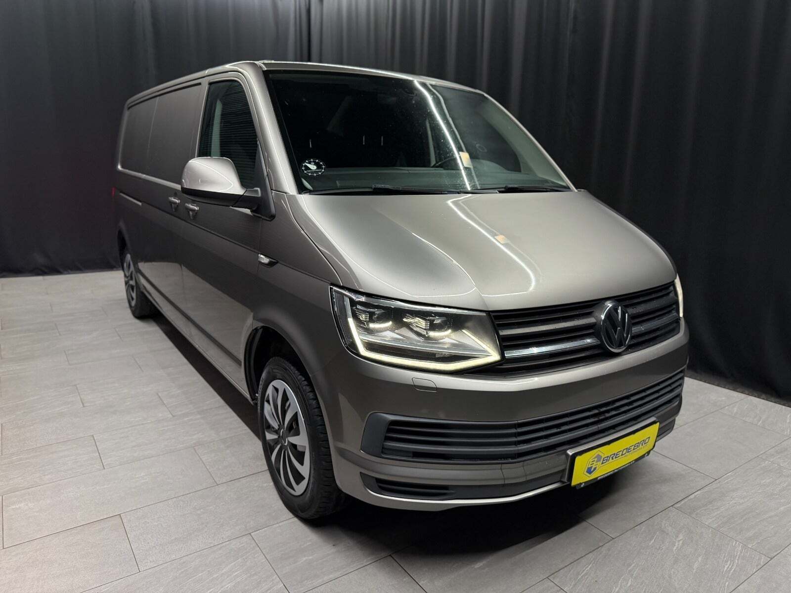 VW Transporter 2,0 TDi 180 Kassevogn DSG lang
