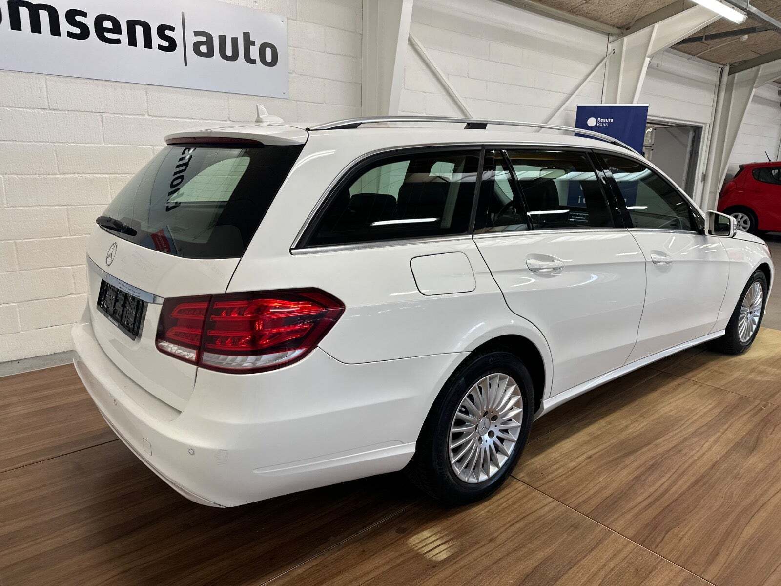 Hvid Mercedes E200 fra 2014