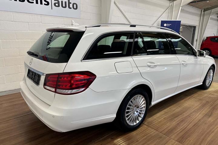 Hvid Mercedes E200 fra 2014