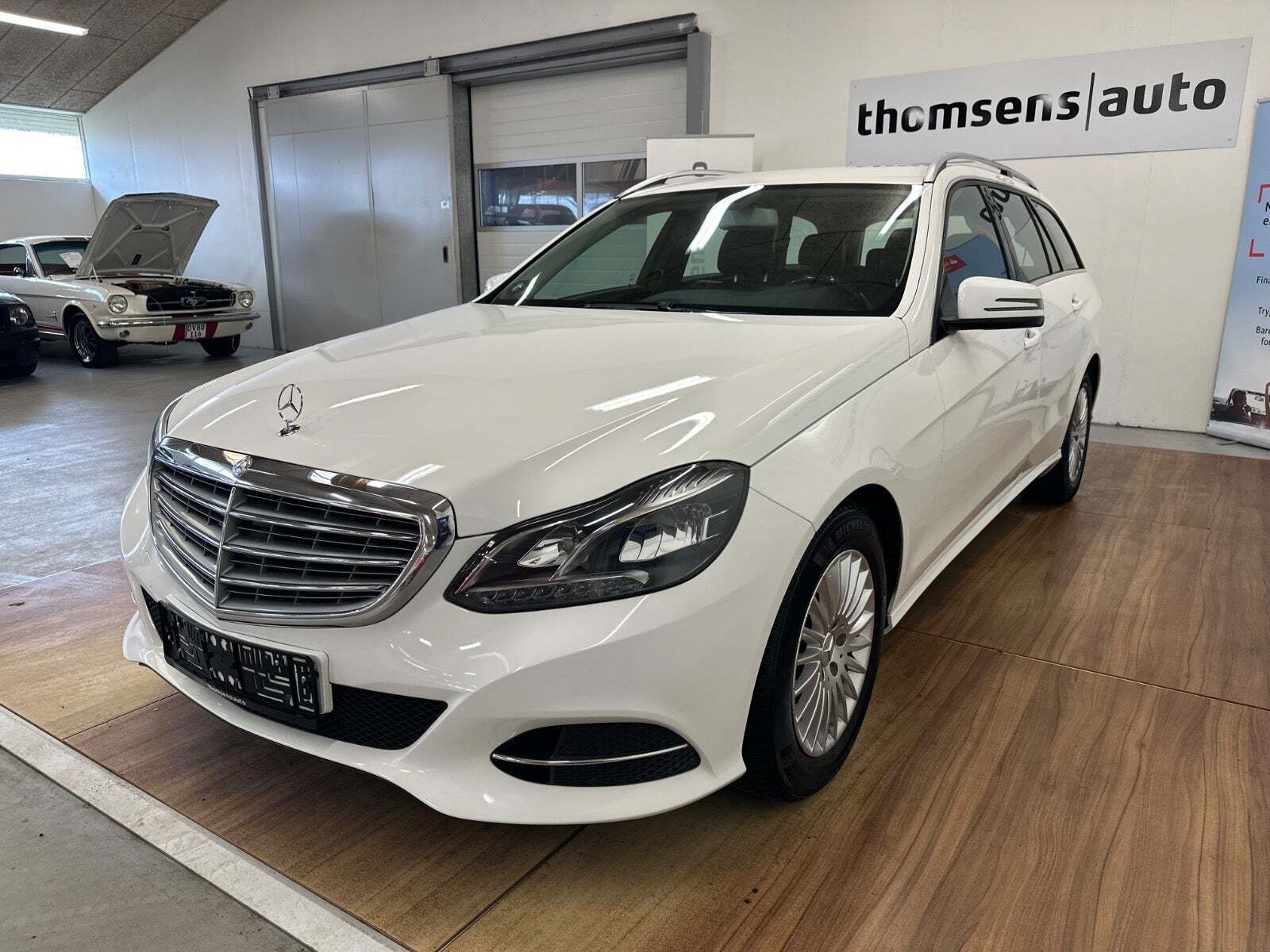 Hvid Mercedes E200 fra 2014