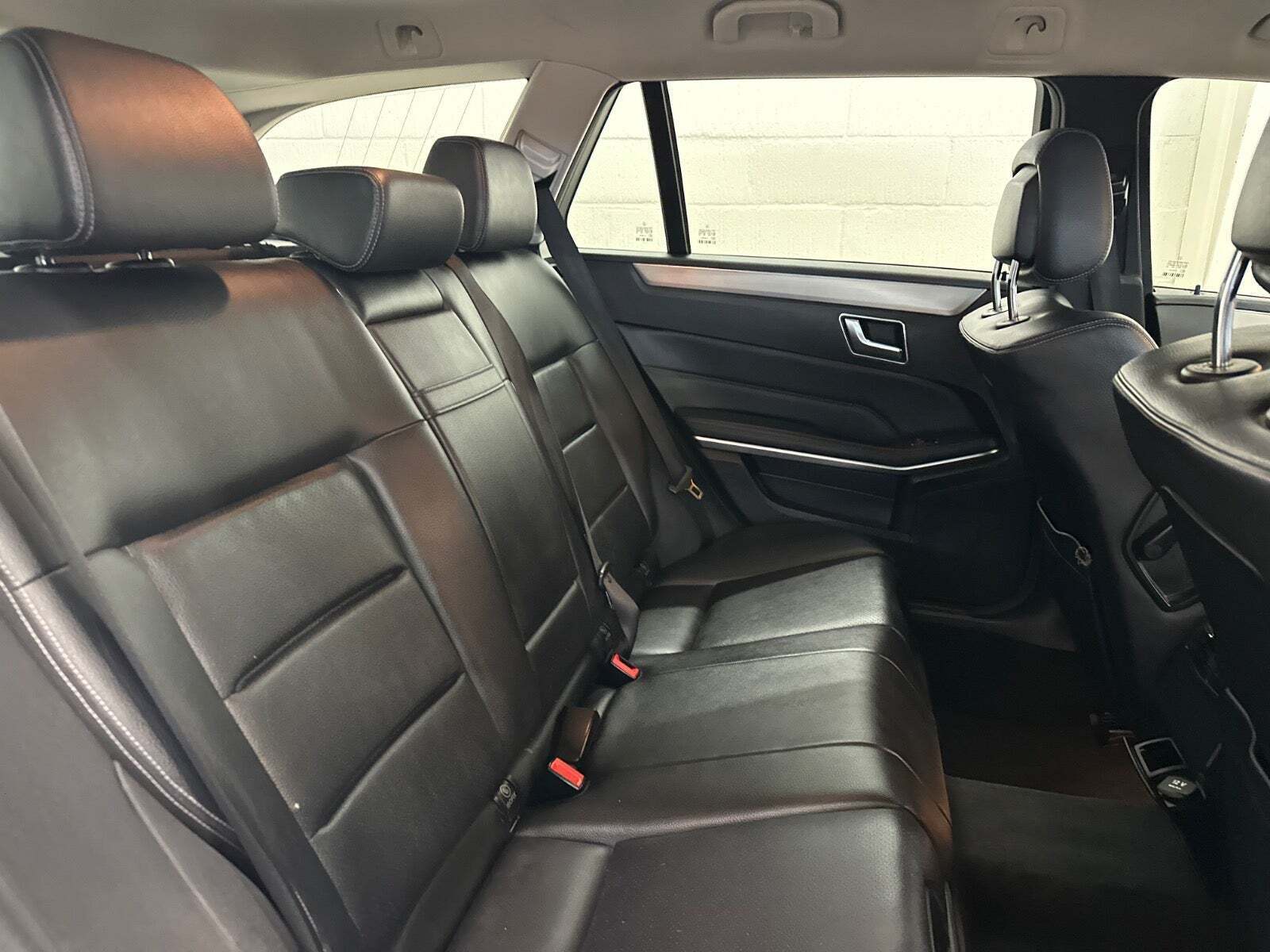 Hvid Mercedes E200 fra 2014