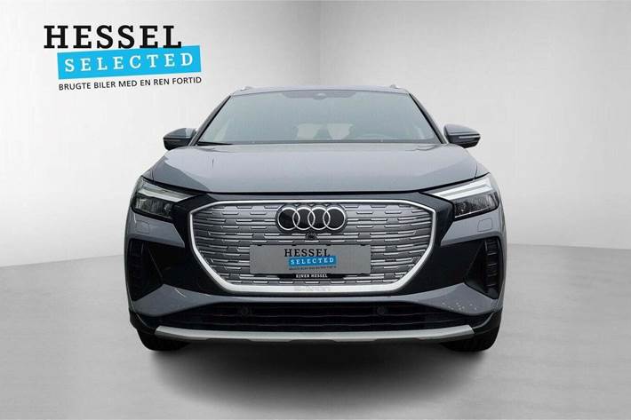 Grå Audi Q4 e-tron fra 2023