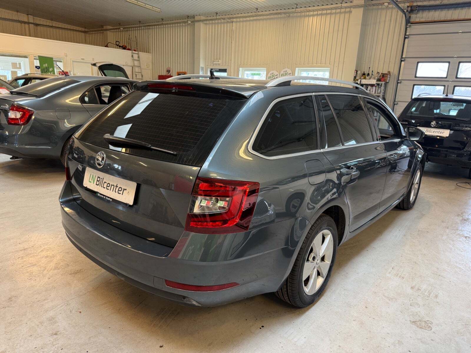 Grå Skoda Octavia fra 2020