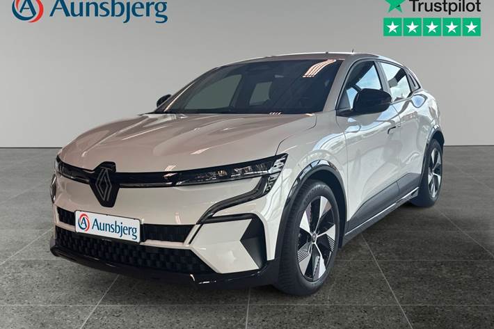 Hvid Renault Megane E-Tech fra 2022 set udefra